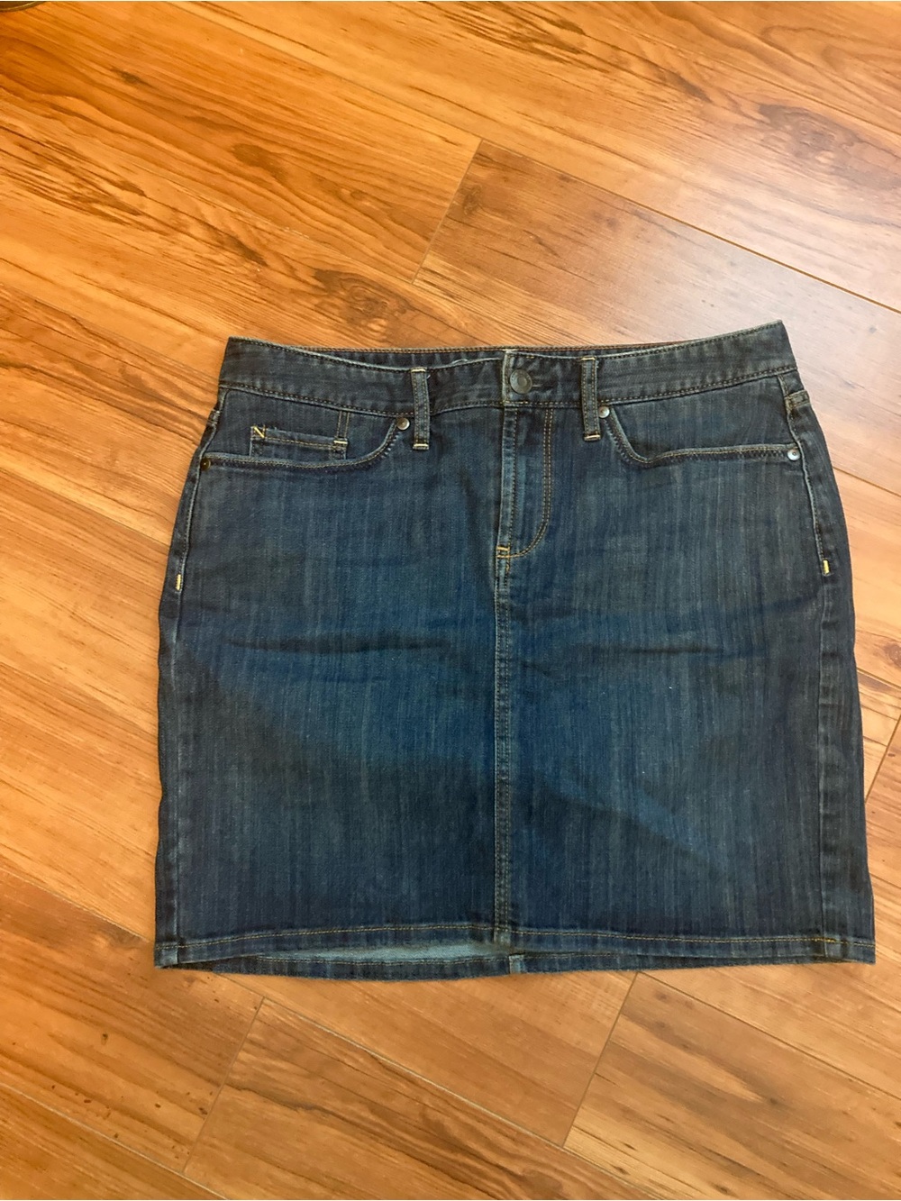 Eddie Bauer Classic Dark Blue 5 Pocket Denim Skirt, Size 6